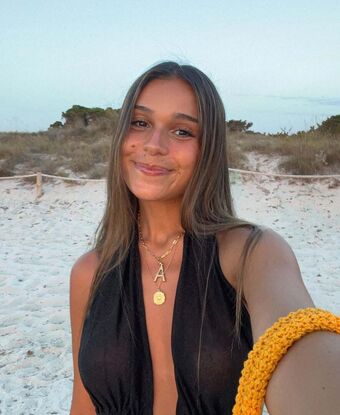 Aina Simon Çıplak Sızıntıları OnlyFans Fotoğraf 6