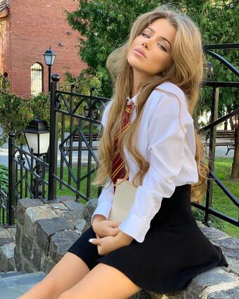 Alexa Stel