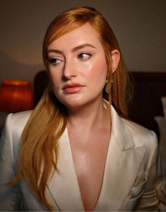 Amelia Dimoldenberg