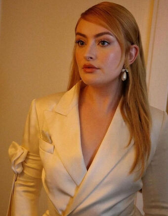 Amelia Dimoldenberg