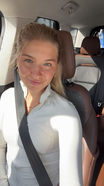 Aniela Leon
