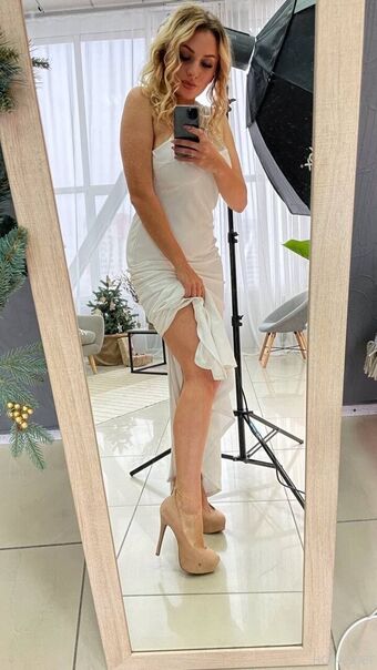 anna_bellla