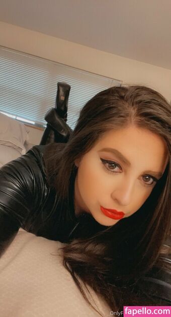 ava_hadley