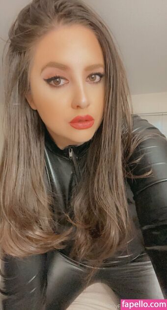 ava_hadley