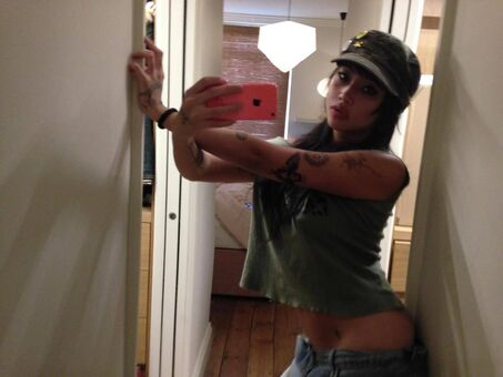 Beabadoobee Çıplak Sızıntıları OnlyFans Fotoğraf 43