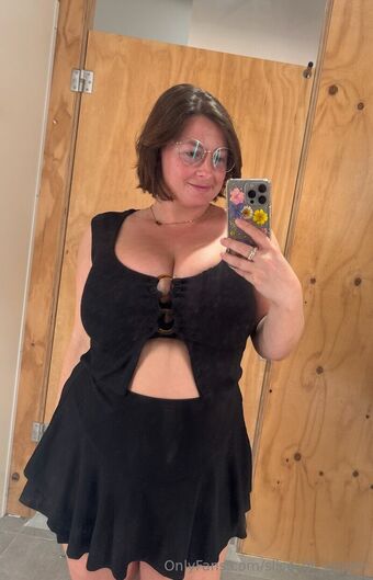 Bel Larcombe / Slice_of_salami_