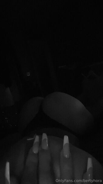 bertyhora Çıplak Sızıntıları OnlyFans Fotoğraf 9