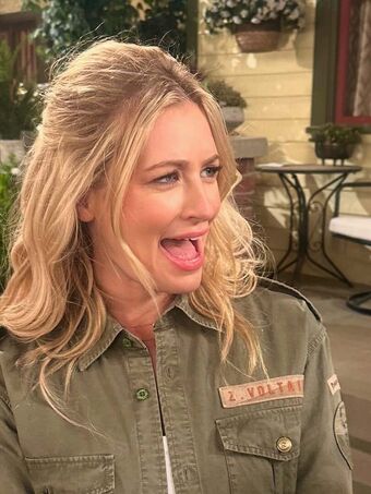 Beth Behrs Çıplak Sızıntıları OnlyFans Fotoğraf 86