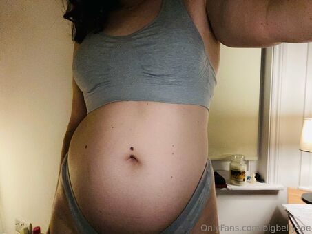 bigbellyzoe