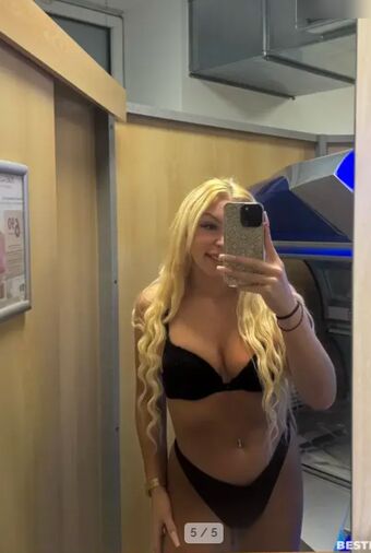 Blondebarbiebitch