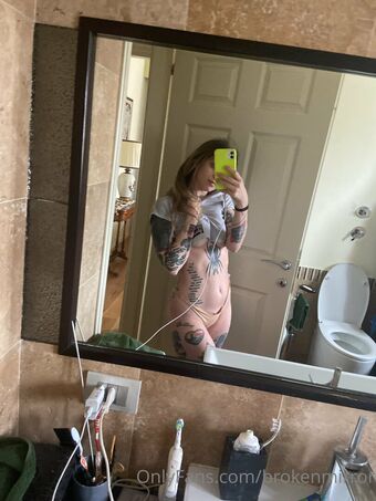 Brokenmirror._ Çıplak Sızıntıları OnlyFans Fotoğraf 35