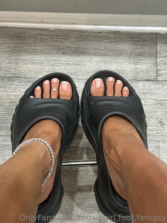 browngirl.foot.fantasy