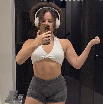 Bruna Caixeiro