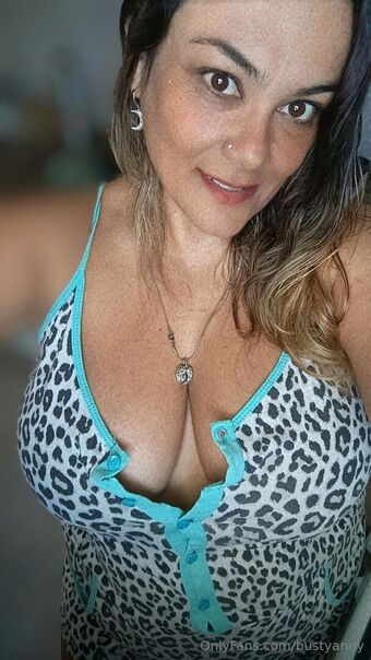 Bustyanny Çıplak Sızıntıları OnlyFans Fotoğraf 10