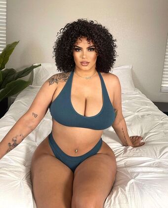 Calida Çıplak Sızıntıları OnlyFans Fotoğraf 2