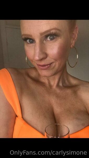 carlysimone