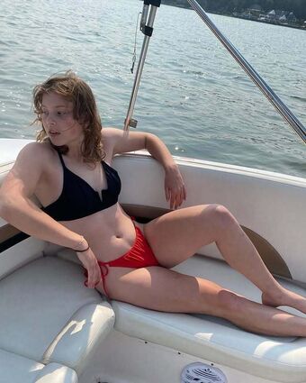 Clara Mitchell Çıplak Sızıntıları OnlyFans Fotoğraf 4
