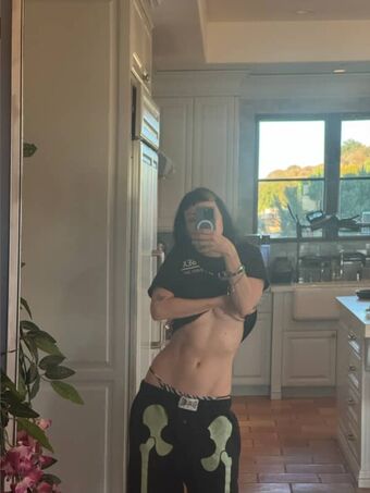 Dani Thorne