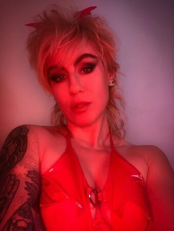 Danikaxix