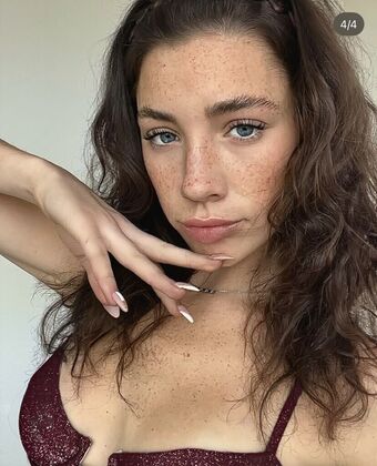 Darby Helm Çıplak Sızıntıları OnlyFans Fotoğraf 14