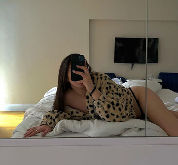 Deabaadi Çıplak Sızıntıları OnlyFans Fotoğraf 3