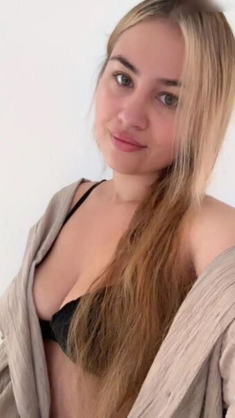 Dilan Çıplak Sızıntıları OnlyFans Fotoğraf 1