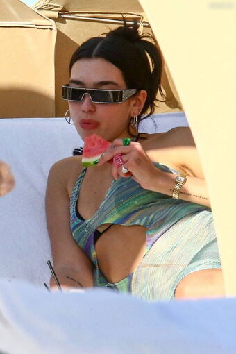 Dua-lipa