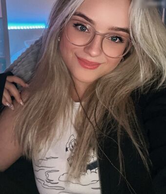 easyemi Çıplak Sızıntıları OnlyFans Fotoğraf 1
