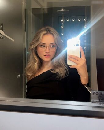 easyemi Çıplak Sızıntıları OnlyFans Fotoğraf 2