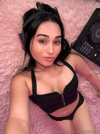 emberfiera Çıplak Sızıntıları OnlyFans Fotoğraf 23