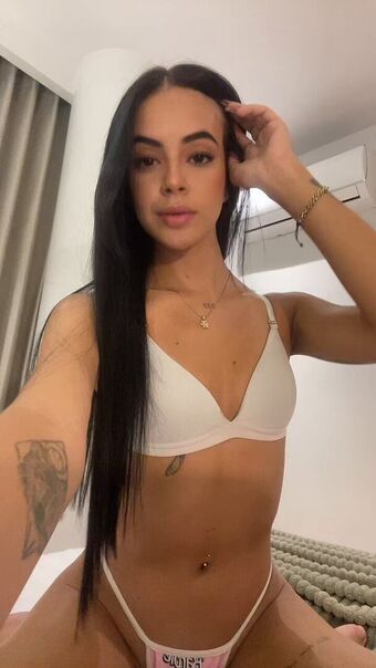 emmapetitee Çıplak Sızıntıları OnlyFans Fotoğraf 2