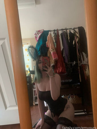 emyours Çıplak Sızıntıları OnlyFans Fotoğraf 1