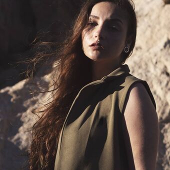 Fabiola Holystone