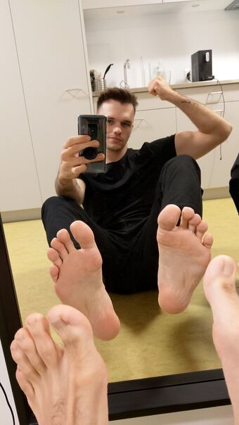 feetramplingay