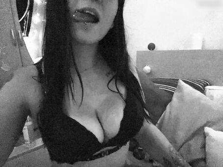 Furby Çıplak Sızıntıları OnlyFans Fotoğraf 36