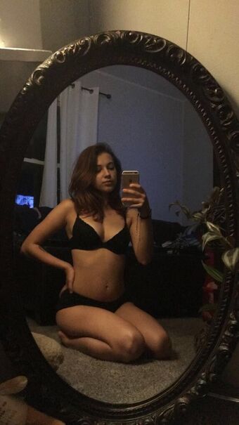 Ghodly Çıplak Sızıntıları OnlyFans Fotoğraf 1
