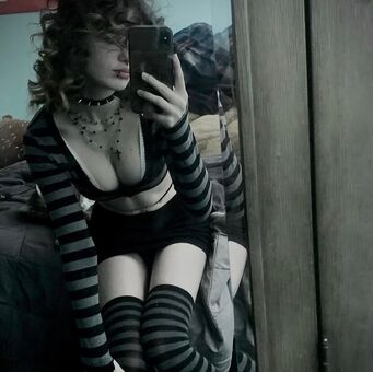 goth_queen_os