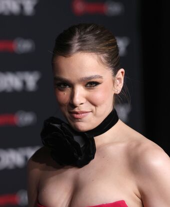 Hailee Steinfeld