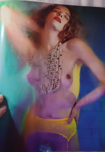 Hari Nef