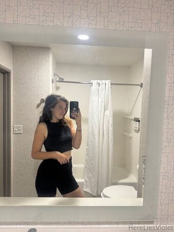 hereliesviolet