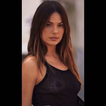 Isis Valverde