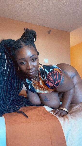 Juicy Thycc Çıplak Sızıntıları OnlyFans Fotoğraf 3