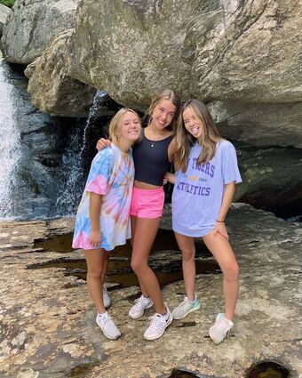 Julia & Katelyn Ernst