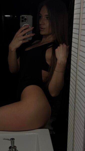 Karinator Çıplak Sızıntıları OnlyFans Fotoğraf 7