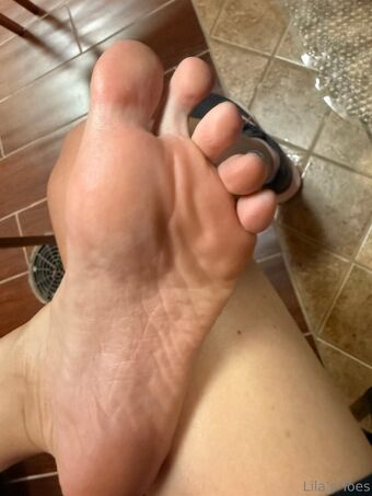 lilas.toes