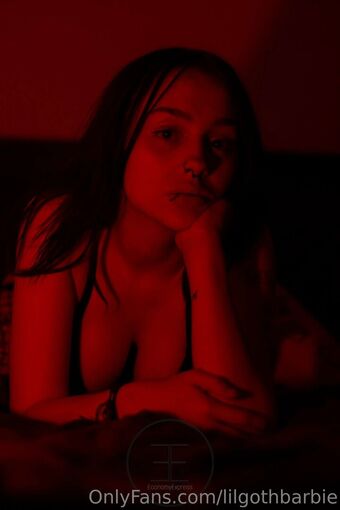 Lilgothbarbie