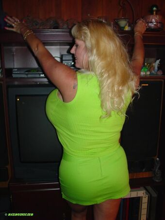 Maxi Mounds