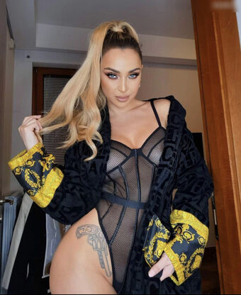 Maya berovic Çıplak Sızıntıları OnlyFans Fotoğraf 5