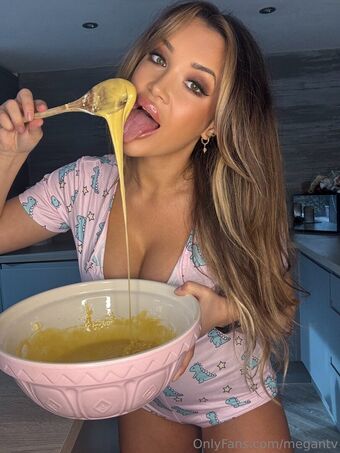 megantv Çıplak Sızıntıları OnlyFans Fotoğraf 9
