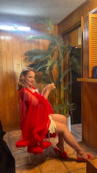 Mena Suvari